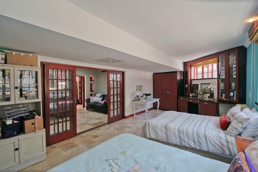 To Let 5 Bedroom Property for Rent in Beacon Bay Eastern Cape